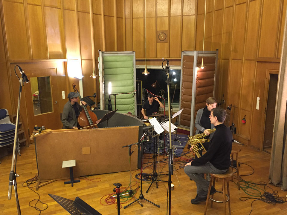 Aufnahmesaal im Funkhaus Berlin mit Musikern