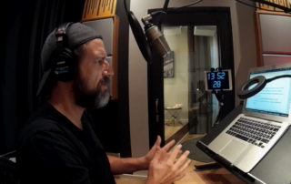 Oliver Nissen spricht das Hörbuch "Führungsaufgabe Interne Kommunikation" ein