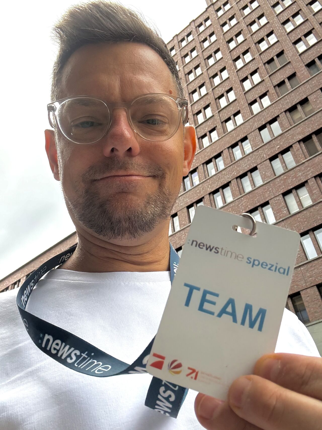 Michael Viol von We Are Producers bei ProSieben Sat1 Newstime Spezial Interviews am Potsdamer Platz in Berlin